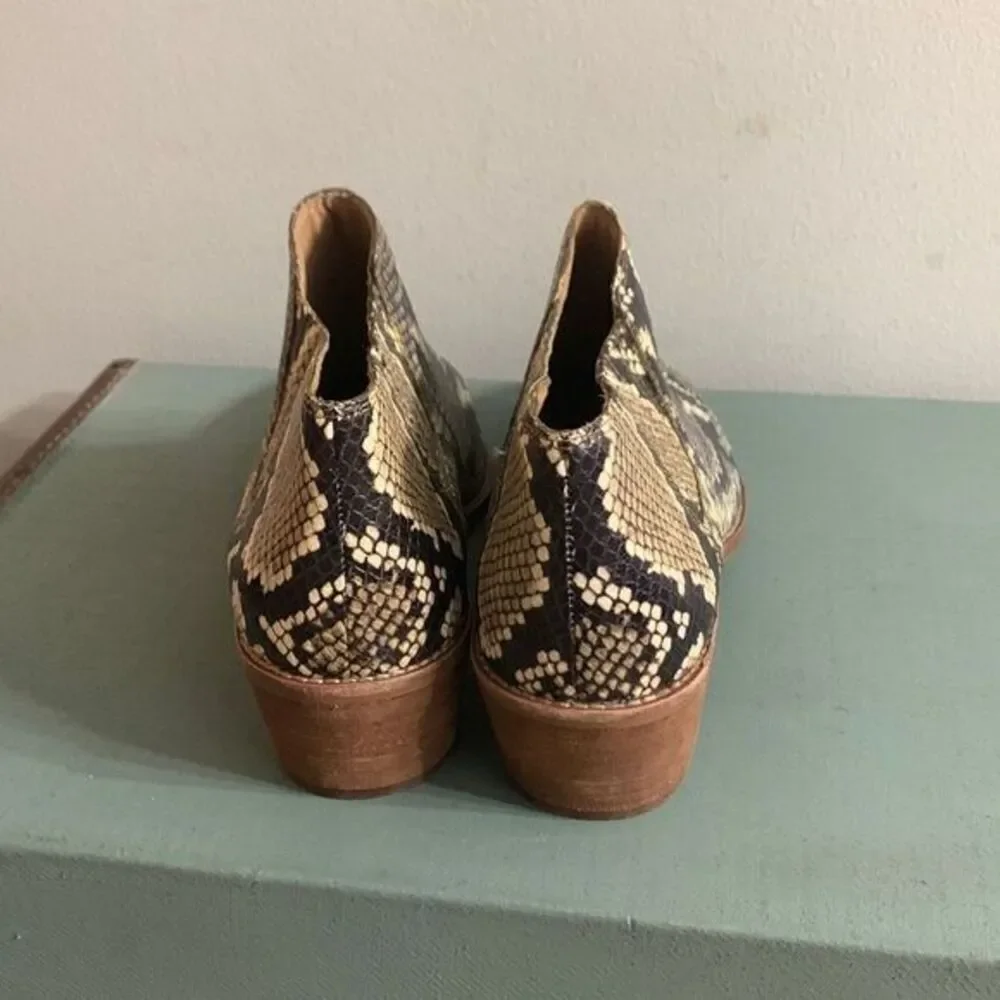 ‎Madewell Low chelsea Snake-Embossed Leather Boot - Size 7